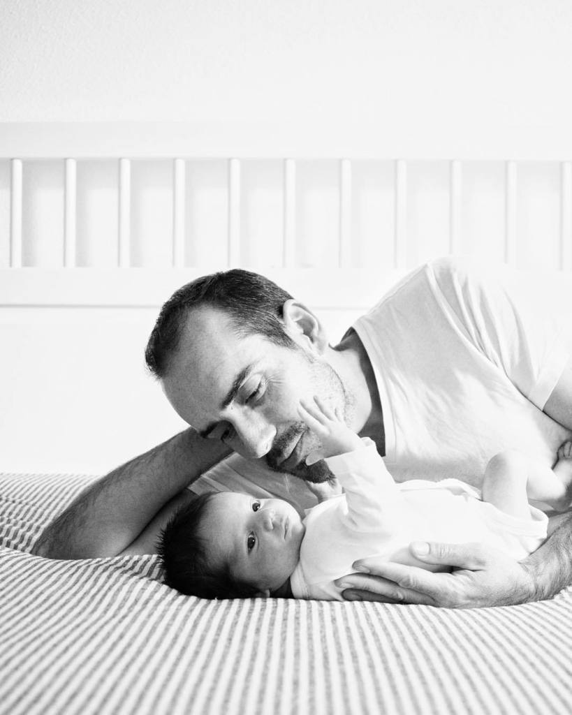 ahorasoymama's tweet photo. These two 💛💛💛
.
.
#newborn #babyanddaddy #blackandwhite #home https://t.co/l1cbka1x1j