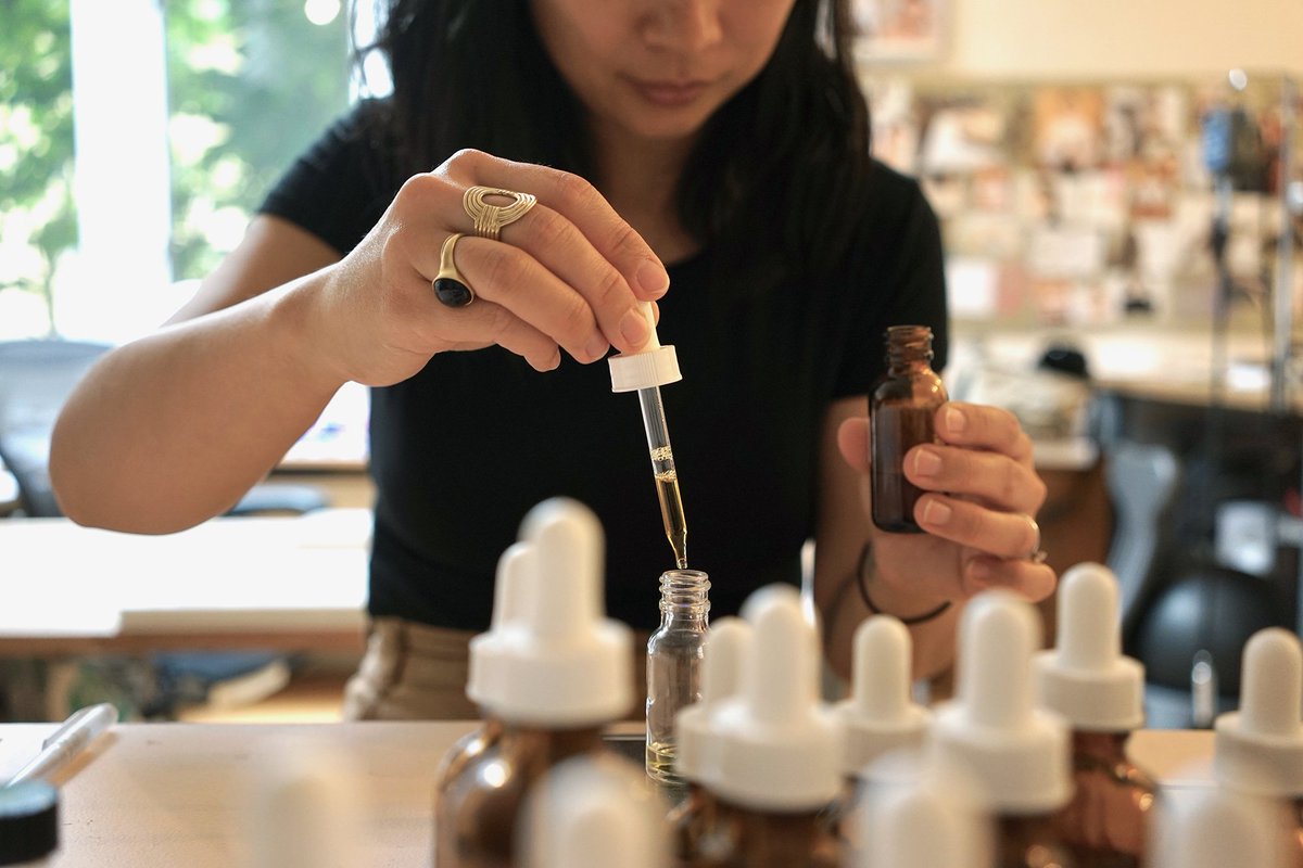 OdetteNY's tweet photo. New on the blog: A custom fragrance session with our studiomates @MCMCFragrances. If there is one thing that both celebrates and dulls the pain of turning another year older, it's trying something brand spanking new: https://t.co/hPANOMVXsV https://t.co/7ftL9B9BJf