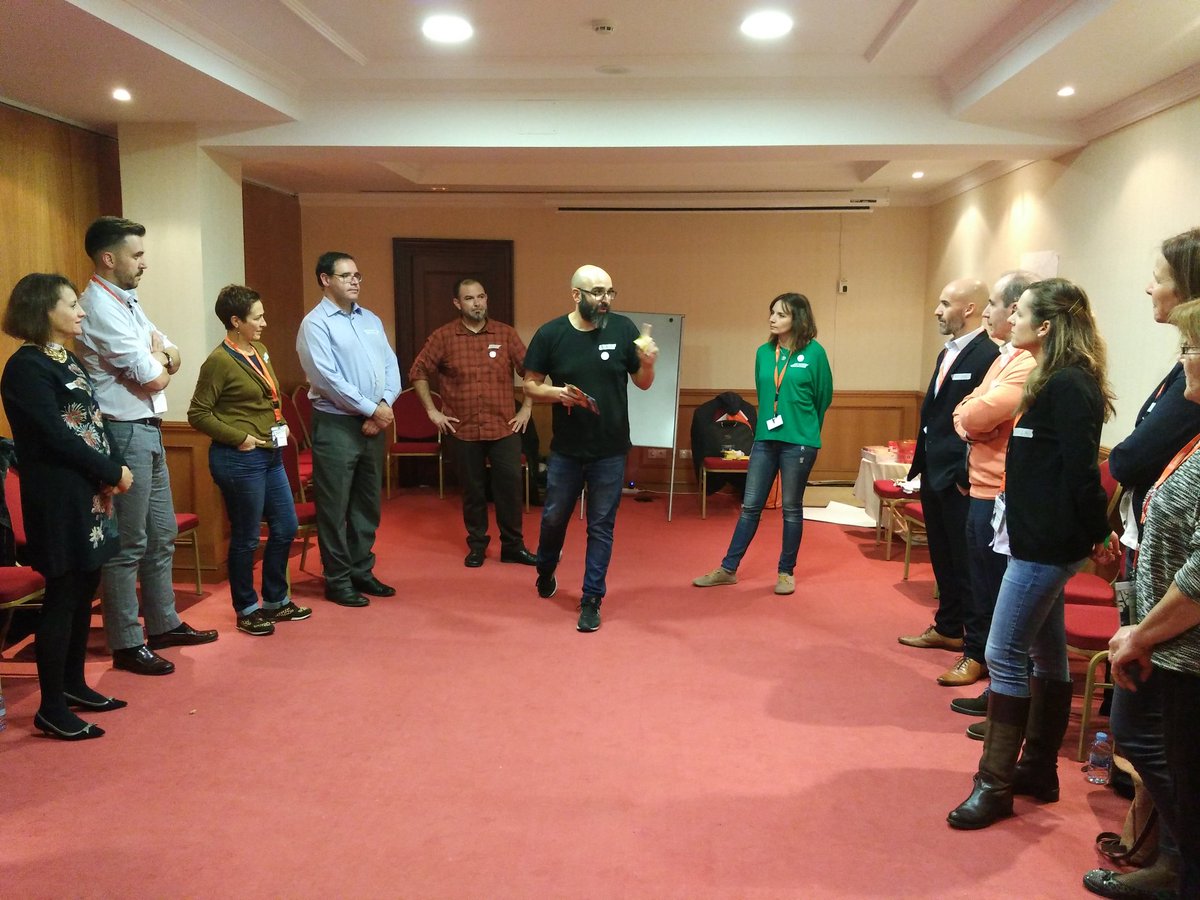 Y también "Cómo romperse la cabeza para tener ideas" <a href="/procesocoop/">enProcesocoop</a>