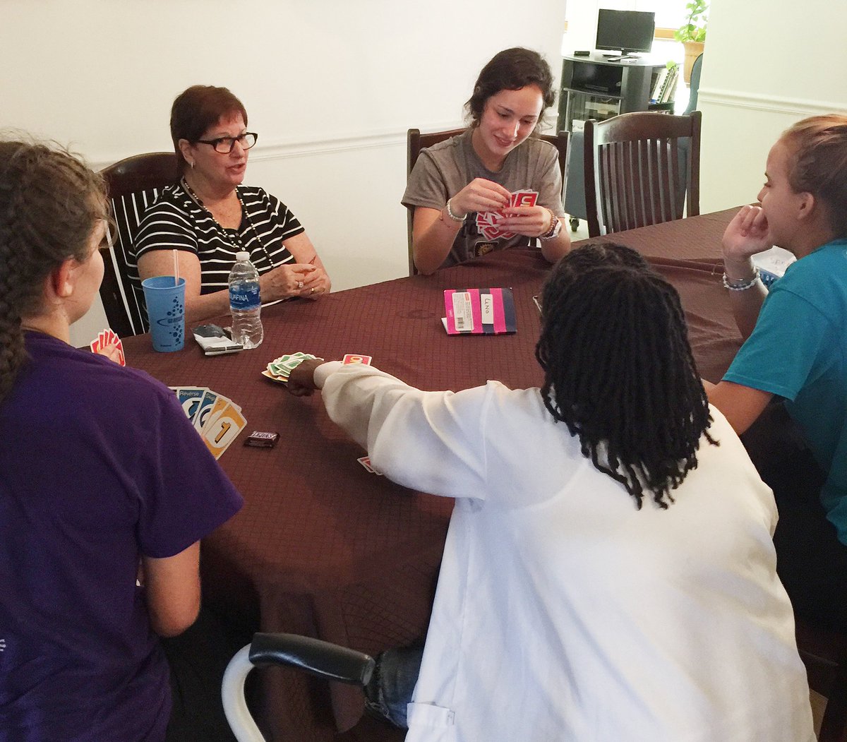 HouseofMercyNC's tweet photo. @HouseofMercyNC appreciates the wonderful volunteers who brighten our residents' days including Dr. Sally Duffy (retired psychologist shown with our Volunteer Coordinator Nidia Esparza) and Lynn Slutsky - UNO and Bingo expert! Thank you both! #ApparoLocalGood https://t.co/vjuZeJPEAq