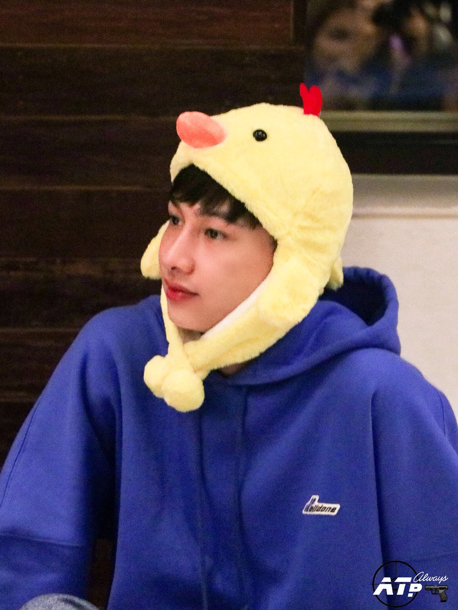 AlwaysATp's tweet photo. ยัยกุ๊กไก่ 💛🐣 รีบนอนนะจ๊ะ พรุ่งนี้เดินทางแต่เช้าาาาา
@AtthaphanP
#กันอรรถพันธ์น่ารักกว่าที่คิด
#ออฟกัน
#เบบี๋
#AlwaysATp https://t.co/LxJ39PZifX