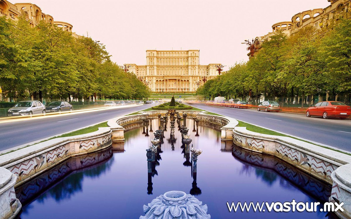VasTourMx's tweet photo. Bucarest, también llamada la pequeña París, Bucarest la capital de Rumanía te fascinará con la mezcla de su arquitectura, cultura, historia, gastronomía y gente con la que te sentirás como en casa. https://t.co/NUKQ3YO9HU