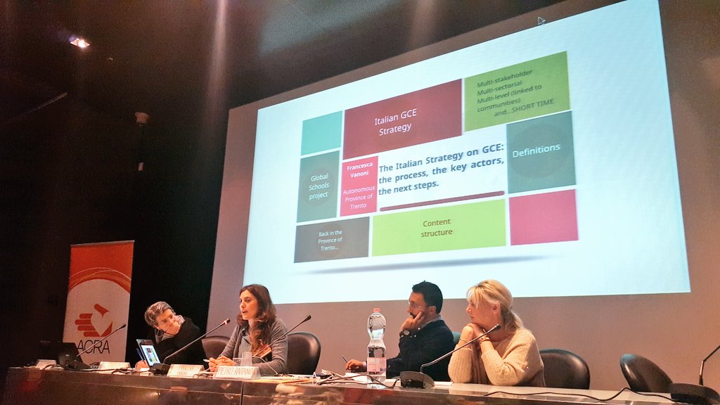 eathink2015's tweet photo. Francesca Vanoni per la Provincia Autonoma di Trento racconta "Global Schools" un progetto che lavora su tre punti chiave le politiche, le pratiche e l'approfondimento accademico. #eathink https://t.co/5ft6EBlU49
