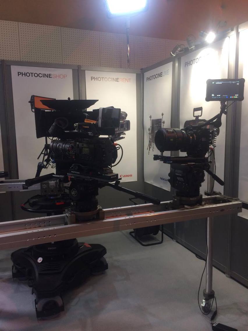 NMC__Production's tweet photo. NMC s'est rendu au Satis afin de découvrir les dernières tendances et technologies de l'audiovisuel
#SATIS2017 #Screen4ALL2017 #newtechnology #audiovisuel #VR #camera #inspiration https://t.co/2p28j5aYe5