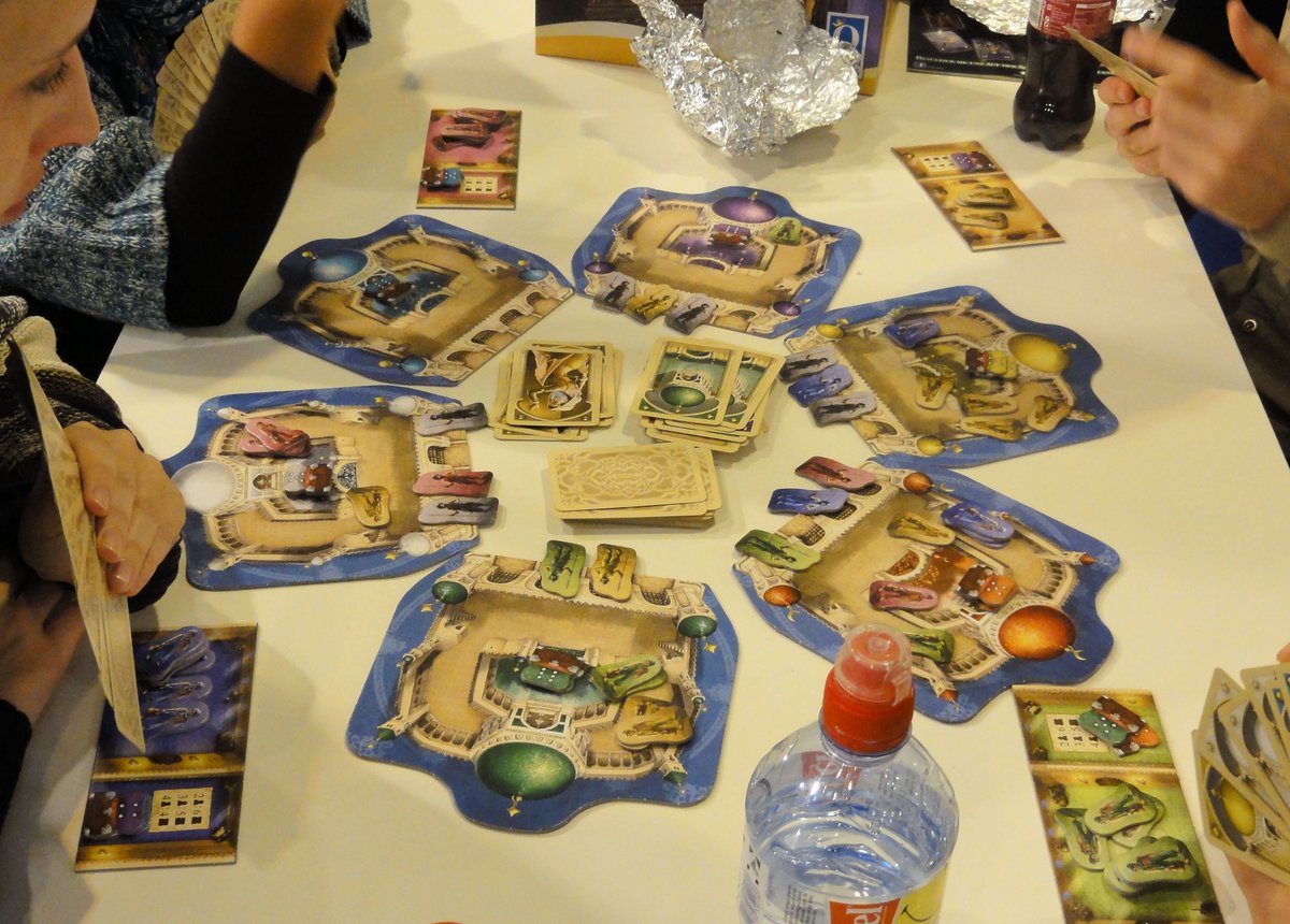 OSOSystems's tweet photo. 12 Thieves from @QueenGames_ at the #SPIEL17. More photos from @SpieltageEssen at https://t.co/dgMVUoIz2x @BoardGameGeek https://t.co/eLxltMLvNT
