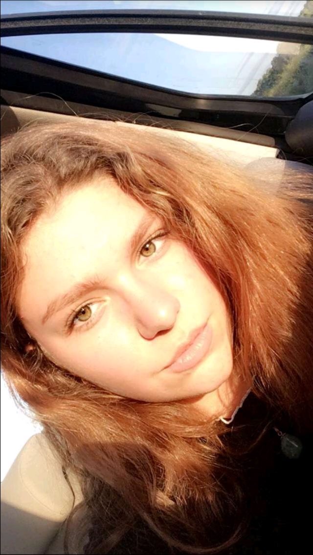 lauragannat's tweet photo. Enfin ma rousseur sert à quelque chose #PosteTaRousse https://t.co/PDPE6L9Ya5