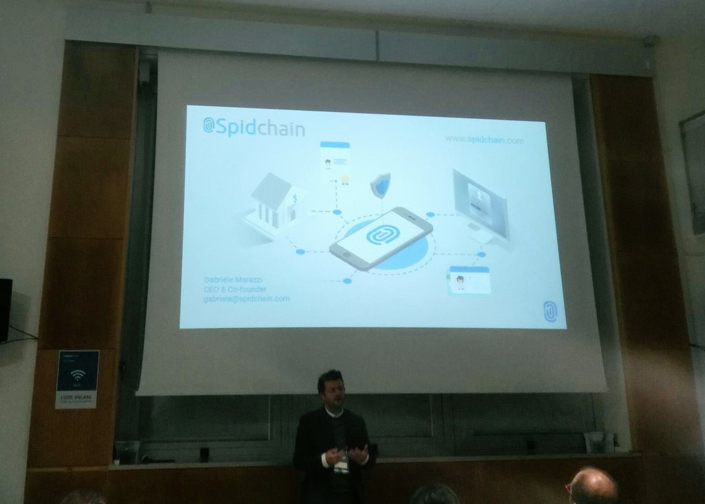SpidChain's tweet photo. Si comincia proprio con Spidchain: il CEO @gabrielem sta presentando la nostra soluzione alla community di @AngelPartnerGr #APGday https://t.co/XHJrf1cyfr