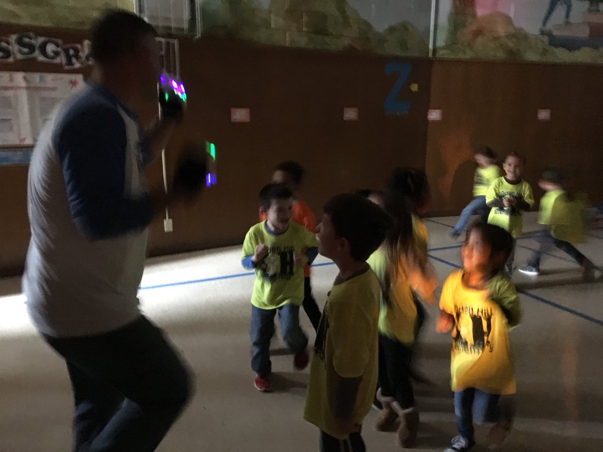 carolcollison1's tweet photo. Kindergarteners having a blast at their first LH dance-a-thon!
#LHEPRIDE https://t.co/AZRGJwTWs1