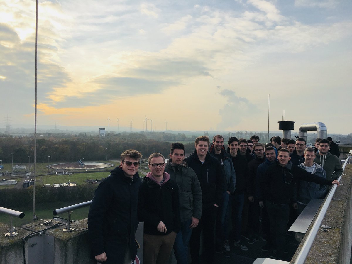 Rob_vanDun's tweet photo. Mooie afsluiter van de studiereis in Duitsland aan het waterzuiveringsstation in Niederzier!#wearegeel #Thomasmore https://t.co/eFw4yILhjt