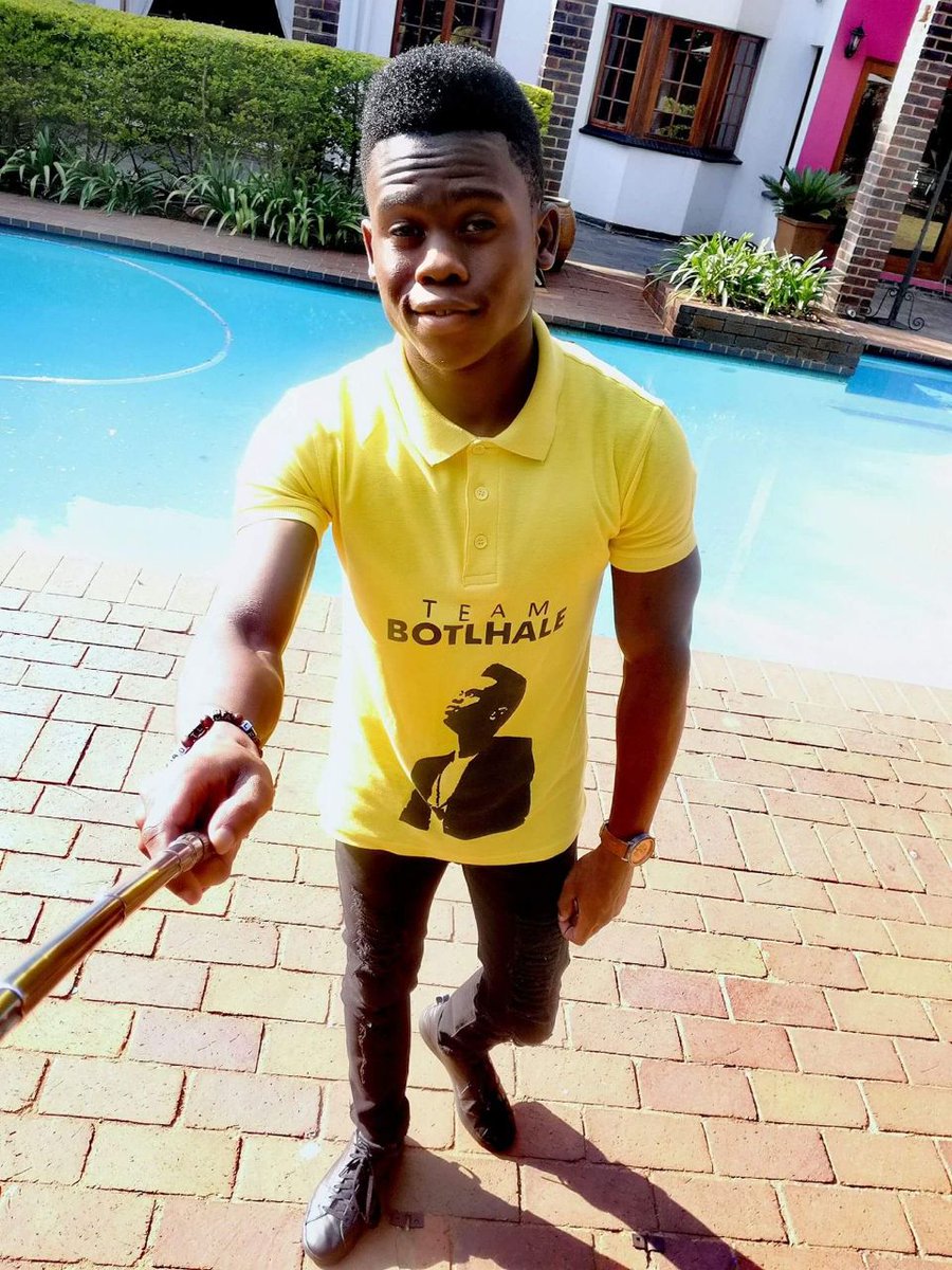 _therealotli's tweet photo. So... @BidvestWits Ajax has done it for Western Cape, I challenge you to do it for your very own in Gauteng!! ππ@Botlhale_Idols who's in the Top 3 of IdolsSA making us super proud!!! #TeamBotlhale #Botlhalefied #LetsBringBackThePots πππβπ₯π₯π₯ https://t.co/Uesze60vle
