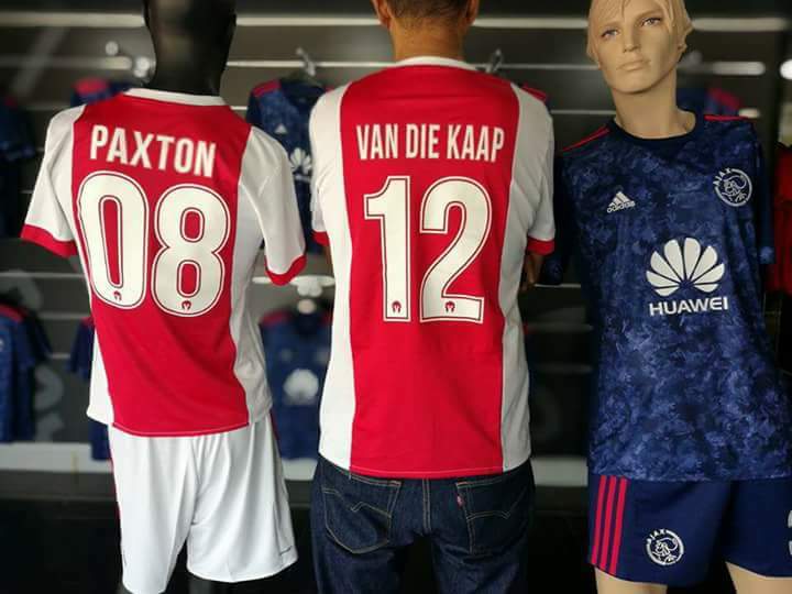 _therealotli's tweet photo. So... @BidvestWits Ajax has done it for Western Cape, I challenge you to do it for your very own in Gauteng!! ππ@Botlhale_Idols who's in the Top 3 of IdolsSA making us super proud!!! #TeamBotlhale #Botlhalefied #LetsBringBackThePots πππβπ₯π₯π₯ https://t.co/Uesze60vle