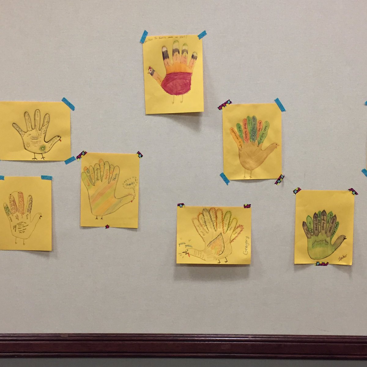 HillsideRams's tweet photo. Kicking off the day with an attitude of gratitude. Each feather is something we're thankful for. #BSWP #gratitudeturkeys https://t.co/LAikk4L16i