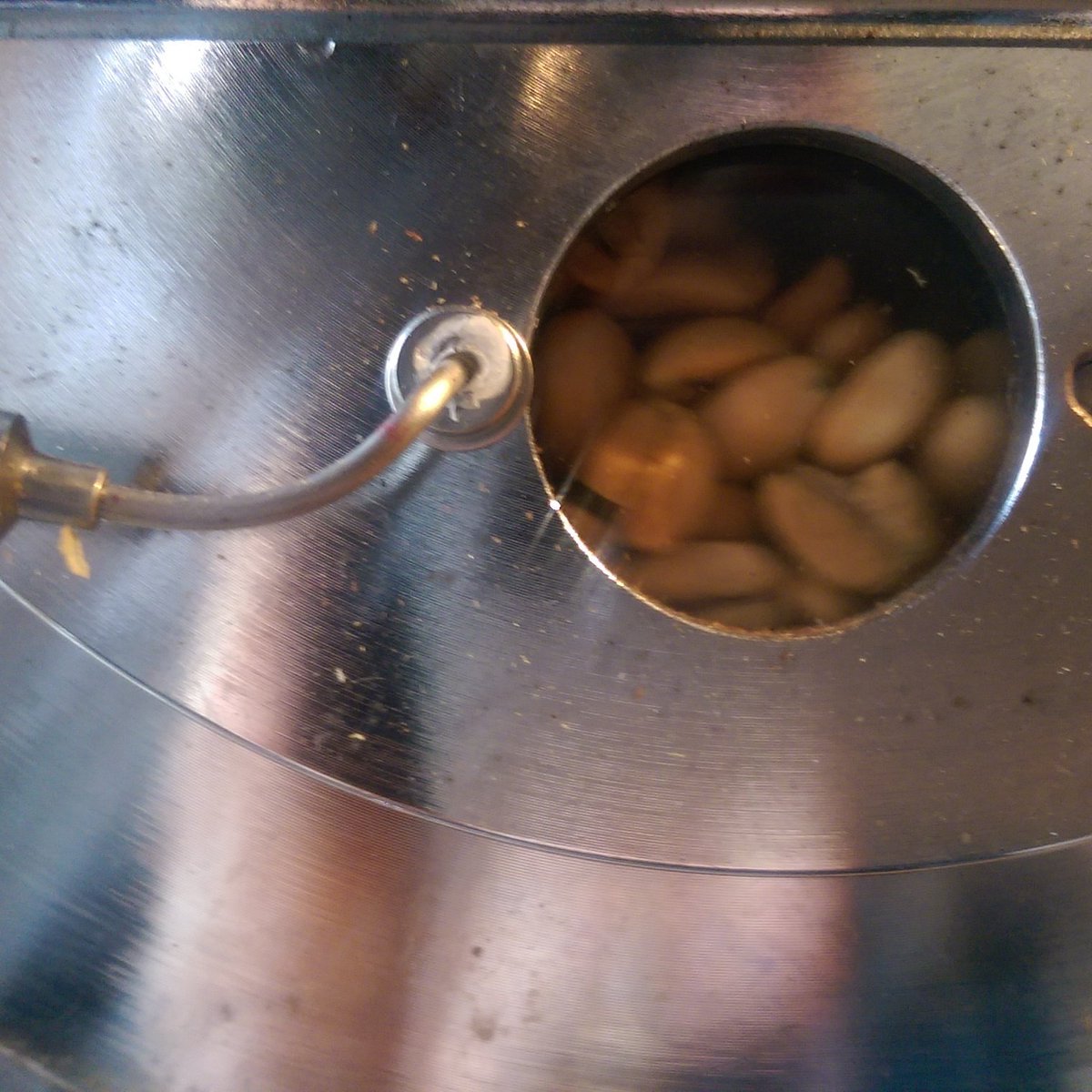 kaffeeculture's tweet photo. A potential new Brazilian coffee being roasted in the sample roaster.#coffeeroaster #Coffee #bespokecoffee https://t.co/rxnsIXn7UZ