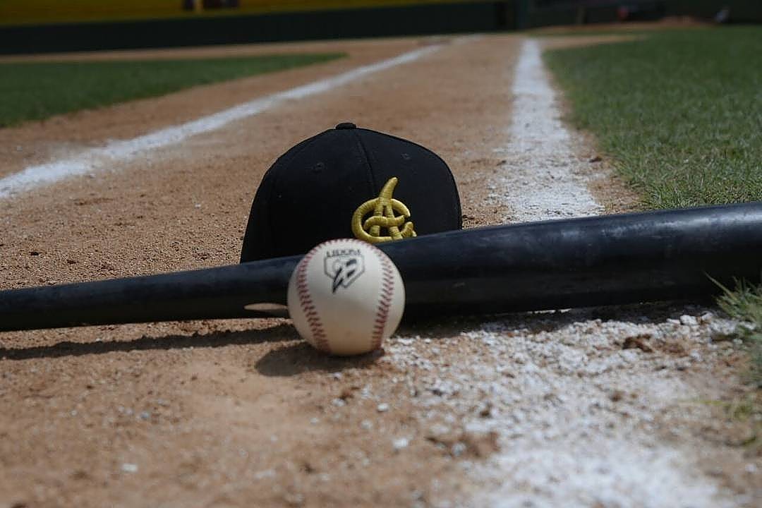 FED_SANTIAGO's tweet photo. La FED Santiago Invita:
Hoy jueves nos vamos para el Play a presenciar el juego entre las #Águilascibaeñas y los #TorosDelEste. Pase de Cortesía para todos los estudiantes de la @uasdsantiago. https://t.co/PoYUSfpNpY