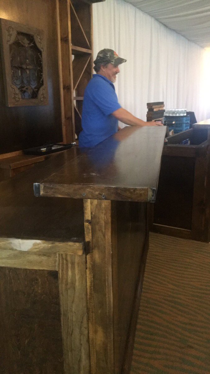 ExhilarateNow's tweet photo. Yesterday setting up for our #Cuban #reception. That way, our guests got to just come in and enjoy their #Caribbean destination 🏝⛱ https://t.co/SIdXSjBaBb