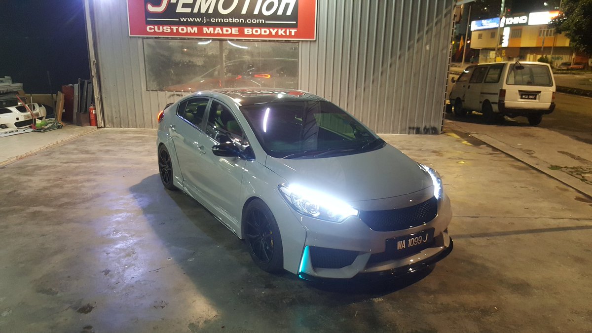SimonChen9738's tweet photo. KIA K3 2013 J-EMOTION DESIGN FULL SET BODYKIT AND CUSTOM NEON LIGHT #simonchen #jemotiondesign #A_unit #transportbodykit
https://t.co/UZwSMh5FNS https://t.co/zzgPgXFqYq