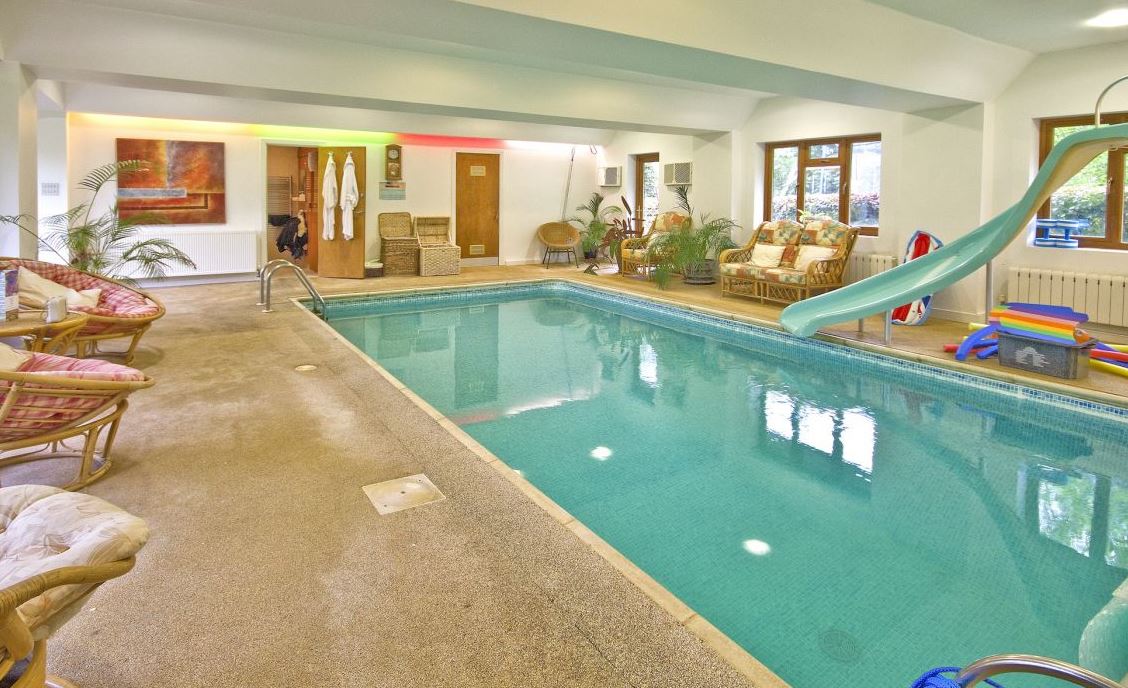 aroundaboutbrit's tweet photo. #Guests to Tovey Lodge can enjoy the #heatedswimmingpool, #sauna &amp; #hottub.
https://t.co/IB2G6Ogk7w #Ditchling #Hassocks #EastSussex #SelfCatering #HolidayCottage #Travel #RelaxingBreak #Relax #UK https://t.co/BpgSM5EXDo