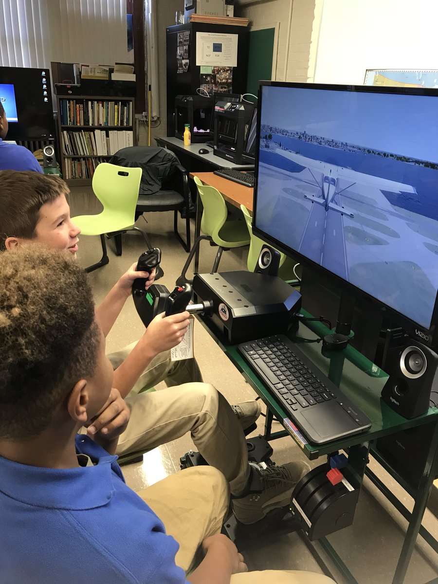 MrRichT1P's tweet image. @BSTEMhartford students with @MrMigglesw0rth flying for the time using @STEMPilot @mrs_bruko @Missangelaminto #bstemhartford #nerdybirds #stempilot @HartfordMagnet @PathwaysAcad