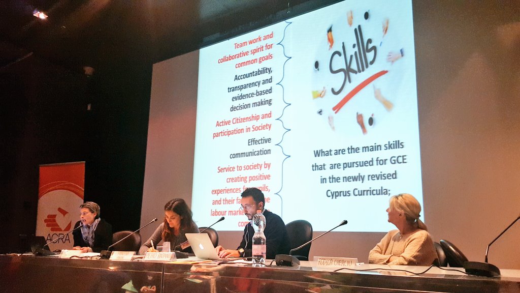 eathink2015's tweet photo. Aravella Zachariou, Coordinatrice Educazione allo Sviluppo Sostenibile per il Ministero dell'Istruzione e della Cultura di Cipro illustra le competenze incluse nei nuovi curricula ciprioti. #eathink https://t.co/infXRJYaGC