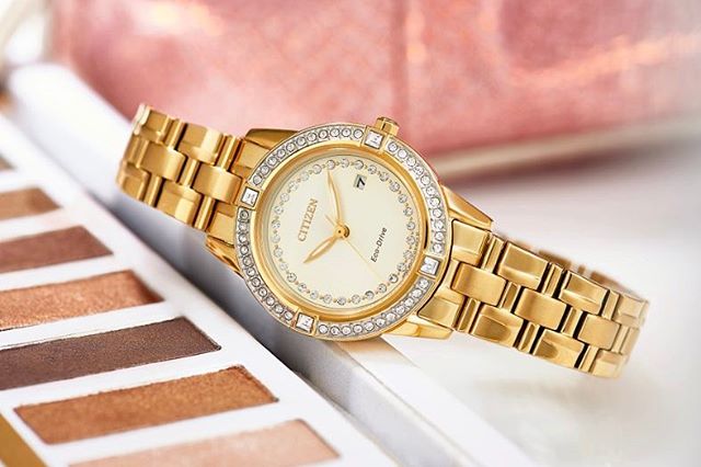 Whether you're looking for a one-of-a-kind sparkle or the ring that you saw on her Pinterest board, we can help you find the perfect one!