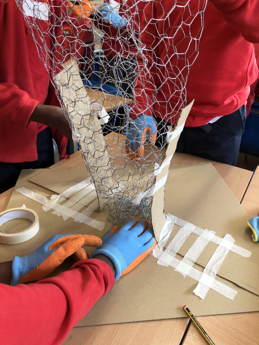MissDare1's tweet photo. I wonder what construction has been taking place in Year 5 today with our fabulous artist. #hotham #art #foodtopic https://t.co/29s3tOYP7n