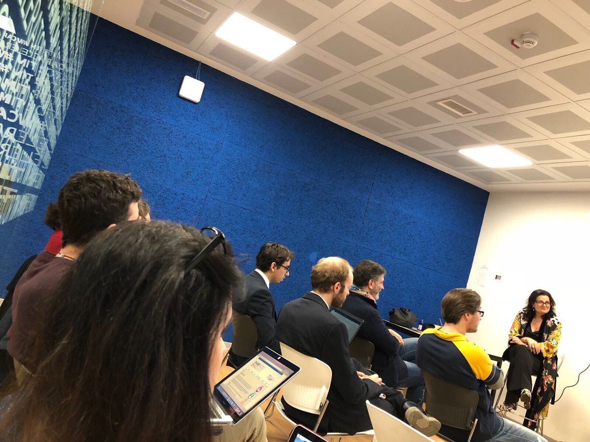 SoniaCasaro's tweet photo. Quanto conta l’immagine nel business e nelle relazioni professionali? 
Ne parliamo oggi in @timwcap Milano con @GV_StyleCoach nel workshop “#iosonociòchevedi, la tua immagine parla del tuo business”. https://t.co/iNOntPt8eC
