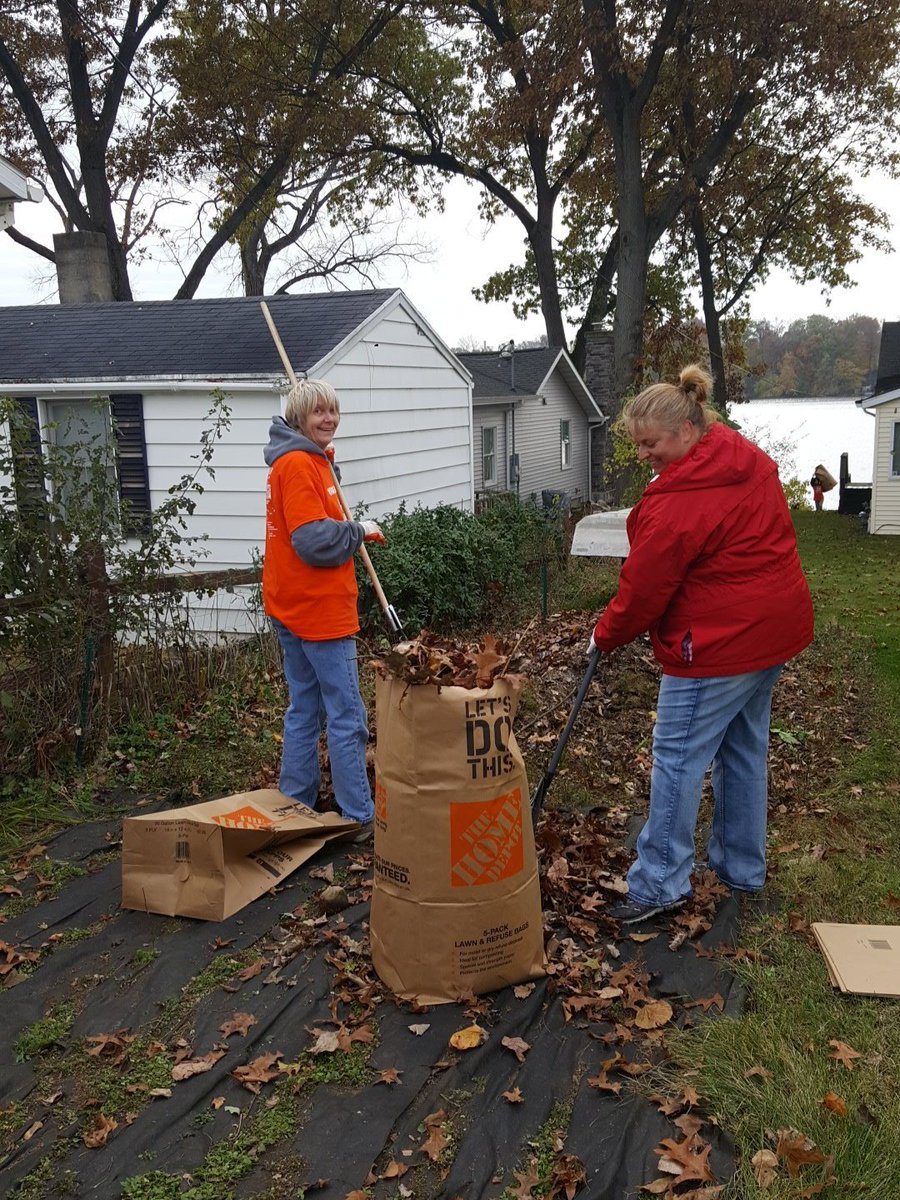 Lady_Pisces2002's tweet image. #RakeADifference #UnitedWay @UnitedWay