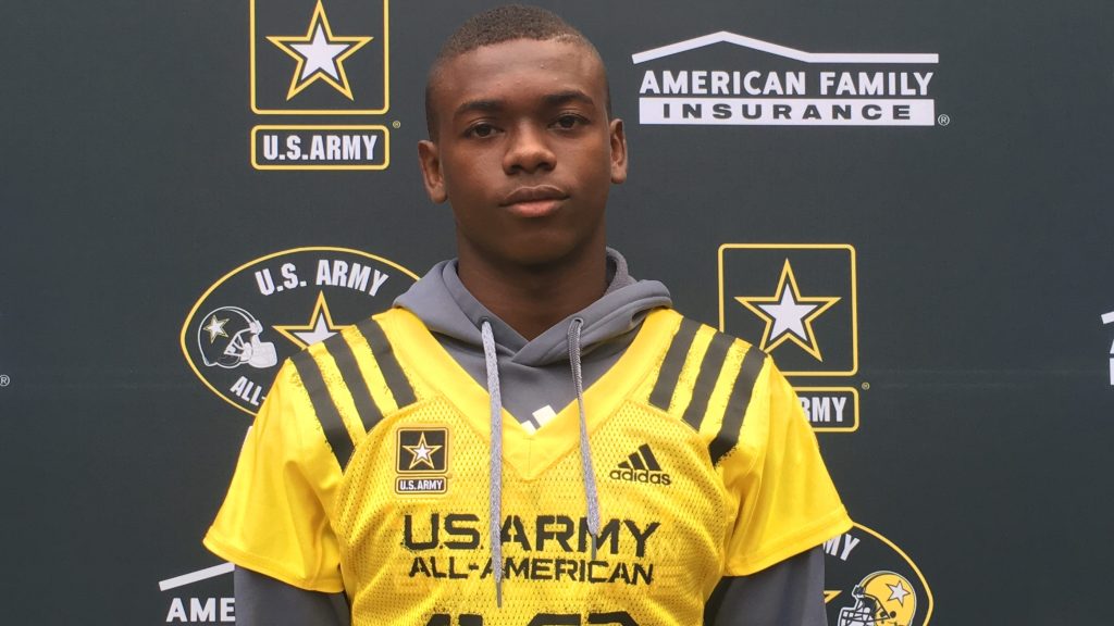 xtramancardsusa's tweet image. Five-star Texas DB #AnthonyCook celebrates U.S. Army All-American selection as he nears college choice usatodayhss.com/2017/five-star…