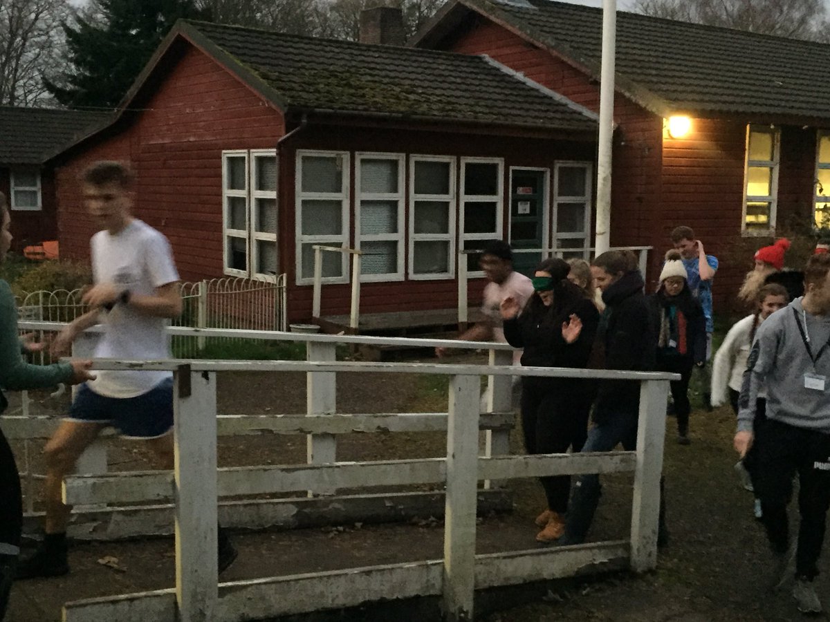 SPTAHS_RE's tweet photo. Learning about the importance of trust, communication and patience #S6Retreat #fromsimontopeter @rcagyouth @SPTA_HS https://t.co/IXoR0zyCCN