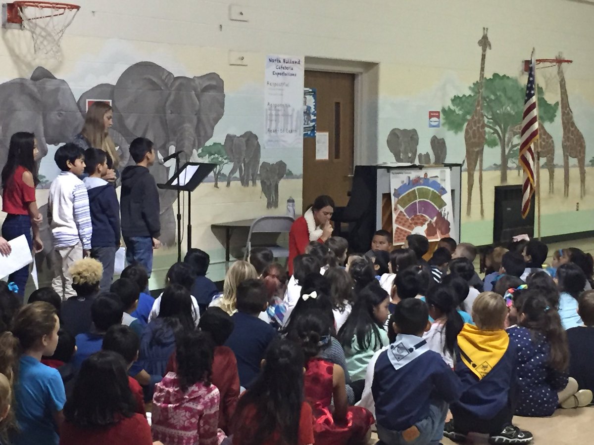 WestrateWO's tweet photo. North Holland Veterans Day assembly. Students speak of heros from our country and their heritage. #nh2017 https://t.co/SoCe5a2GHC