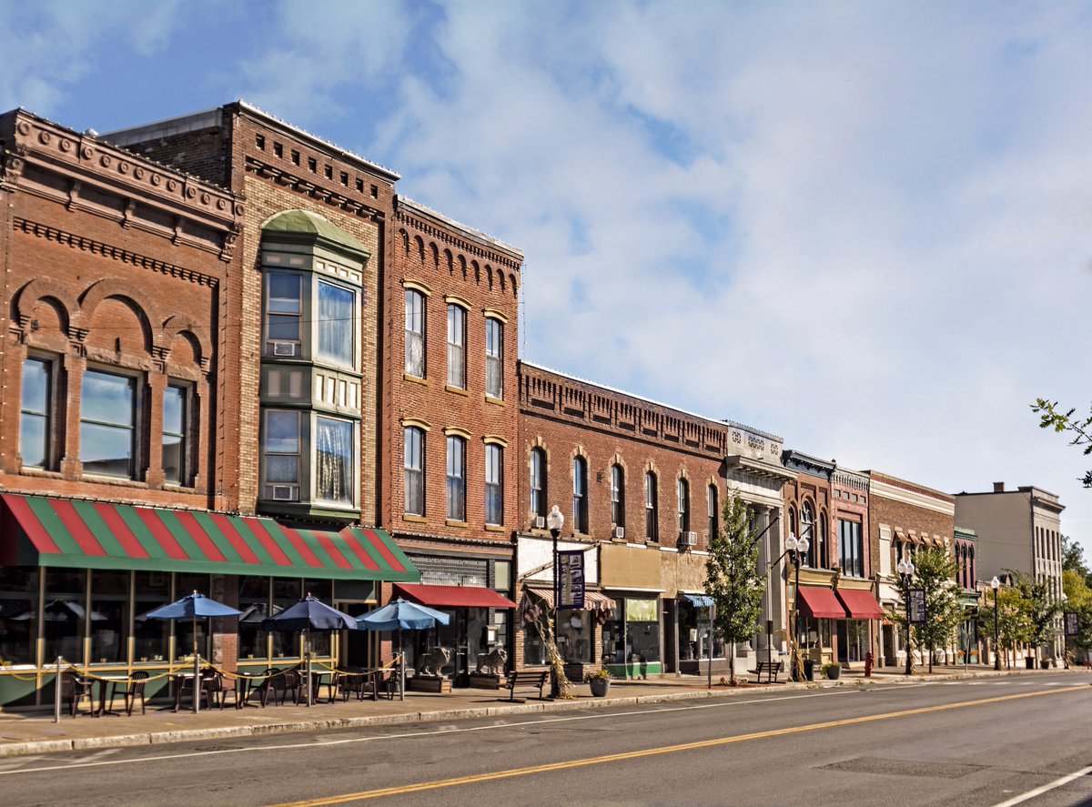 nationaltrustca's tweet photo. Did you miss our annual #APTNTC2017 conference last month? No problem! Catch our popular downtown workshop and find out why some downtowns “work” while others decline via our #webinar on Nov. 28! w/@JimMountain1 & @PajotRobert Register: https://t.co/LWQYJE09Hq #heritage https://t.co/cDS7txswwc