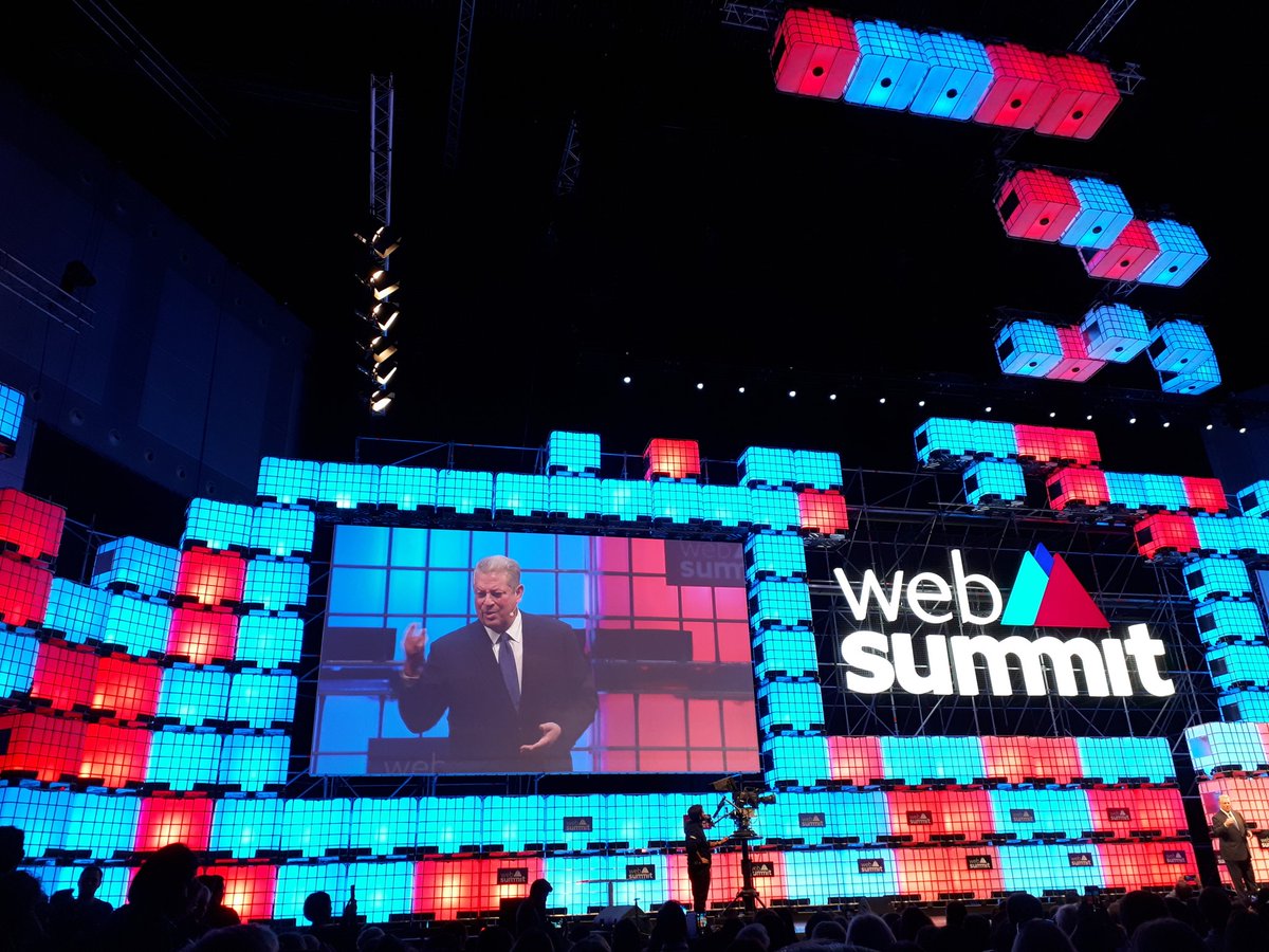 Angela__Lowe's tweet photo. @algore bringing tears to my eyes talking about climate change, it's devastating effects (war, famine,refugees, political turmoil, ecological destruction) and how innovation can and should help. I have admired you forever!  What a man #wehavetochange #weonlyhaveoneworld #AlGore https://t.co/G01Cb7osDG