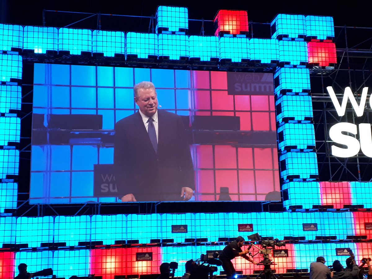 Angela__Lowe's tweet photo. @algore bringing tears to my eyes talking about climate change, it's devastating effects (war, famine,refugees, political turmoil, ecological destruction) and how innovation can and should help. I have admired you forever!  What a man #wehavetochange #weonlyhaveoneworld #AlGore https://t.co/G01Cb7osDG