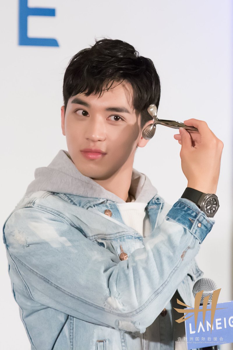 addicted_0311's tweet photo. 아잌ㅋㅋㅋㅋㅋㅋㅋㅋㅋㅋ 오늘 호이주 이제서야 보는데 이거 시연할때 왜케 새초롬한건뎈ㅋㅋㅋㅋㅋㅋㅋㅋㅋㅋㅋㅋㅋㅋㅋㅋㅋㅋㅋㅋㅋㅋ https://t.co/dTWZyJIGji