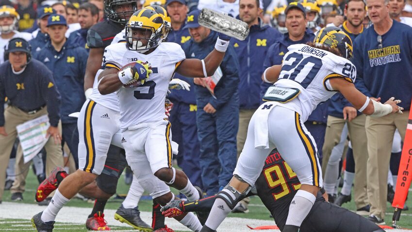 Football in one hand.
Burrito in the other.
Peppers put on the skates last time we visited Maryland......... #Tbt #ThrowbackThursday #goblue