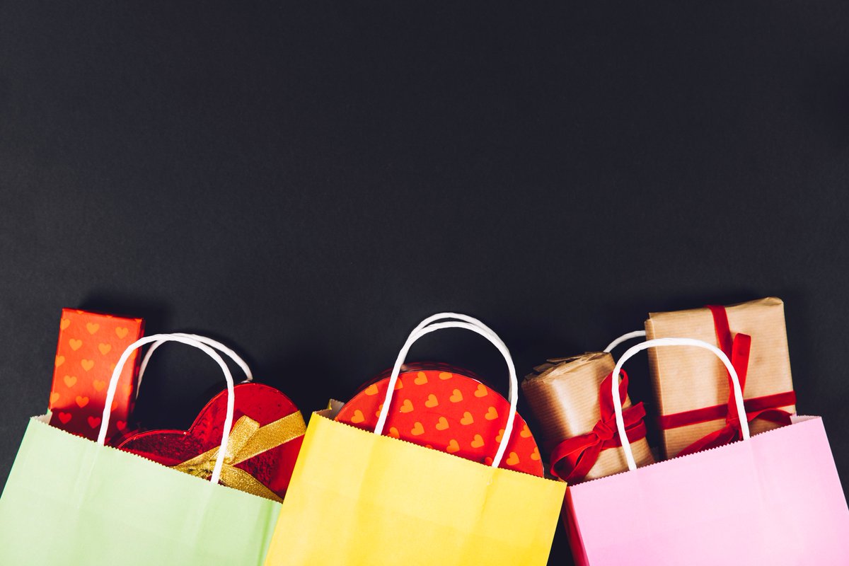 WellHealthQC's tweet photo. With the holiday shopping season right around the corner. Here are some gift ideas to get you started. Read more here ➡️ https://t.co/2t2VjFnrl9 https://t.co/t5pxFqumAi