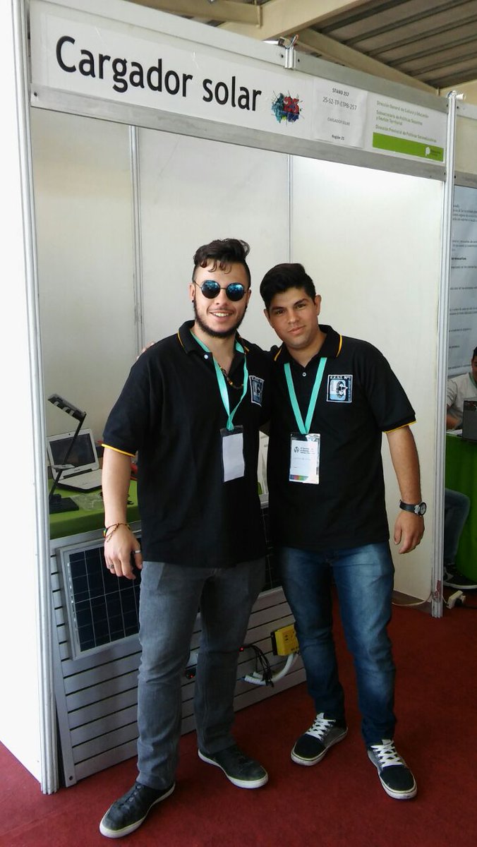 maxiperet's tweet photo. Cargador Solar es el proyecto de la Escuela Técnica 1 de Bolívar que participa de la #feriaBA2017 representando a la región 25 https://t.co/S7yd01eMUV