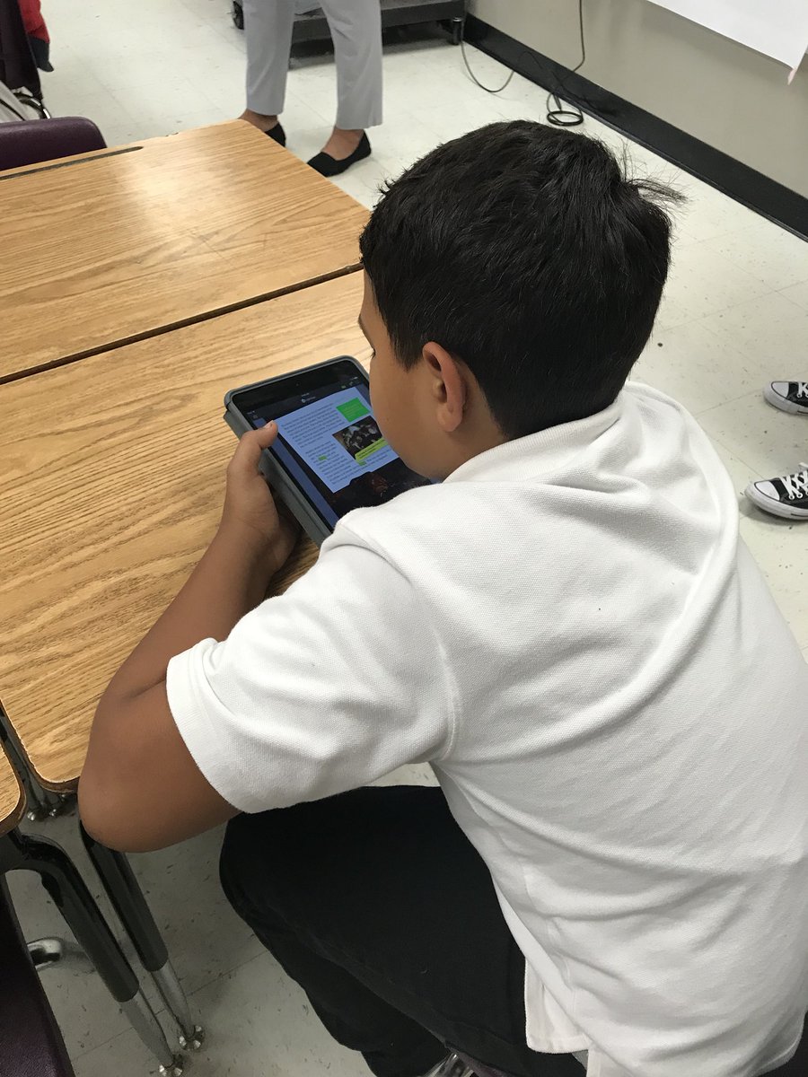 SAISDImprove's tweet photo. Rogers MS students use LightSail to access personalized book selections. #techintegration #csf1 #championschool https://t.co/kTk71quYLr