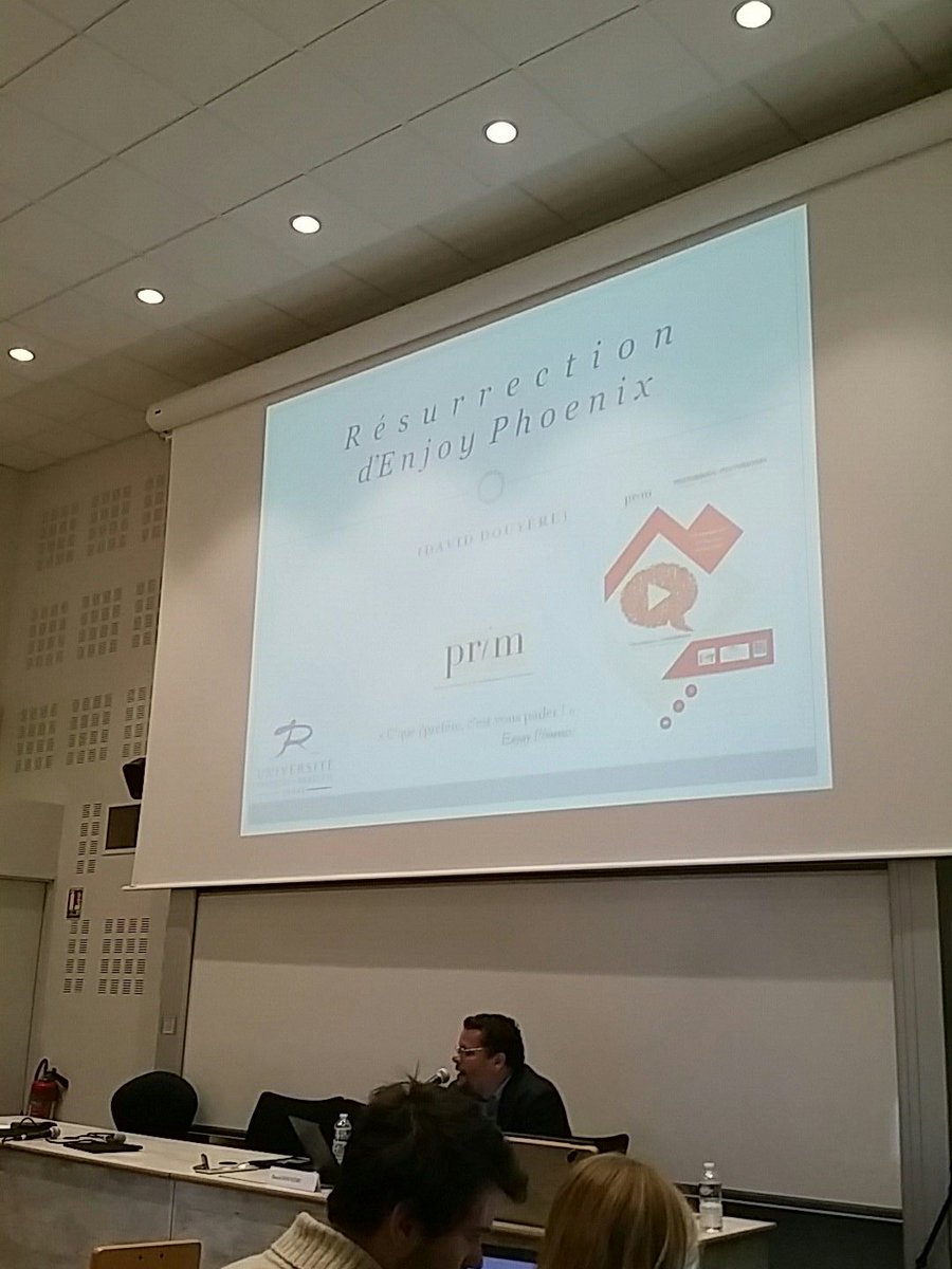 LaureColmant's tweet photo. #colloqueYT résurrection d'#enjoyphenix ... grand moment infocommunicationnel... 😊 Merci David Douyere https://t.co/TNmK6KUjYN