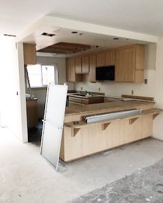 NicollsDesign's tweet photo. #DAveProject • Ready to give this kitchen a new look 🔨 • #NicollsDesignBuild https://t.co/NrlZ10wVke https://t.co/0cR12QkpS6