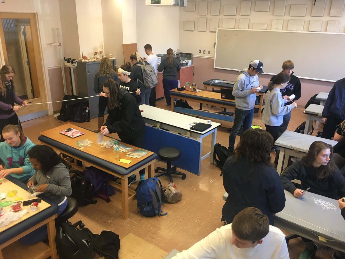 ehcanuckATC's tweet photo. #KstateAT students helping set up for Dr. David Carr’s presentation on “Evaluation and Treatment of Vestibular Ocular Dysfunction following Sport Related Concussion” at #KATS this Sunday! @KStateFNDH @KStateHE https://t.co/tuToRMjnlK