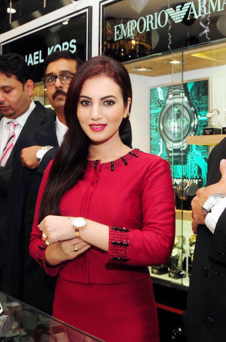 AnusmritiSarkar's tweet image. At the launch of KWC watch store. Thank you for having me...! #watchlaunch