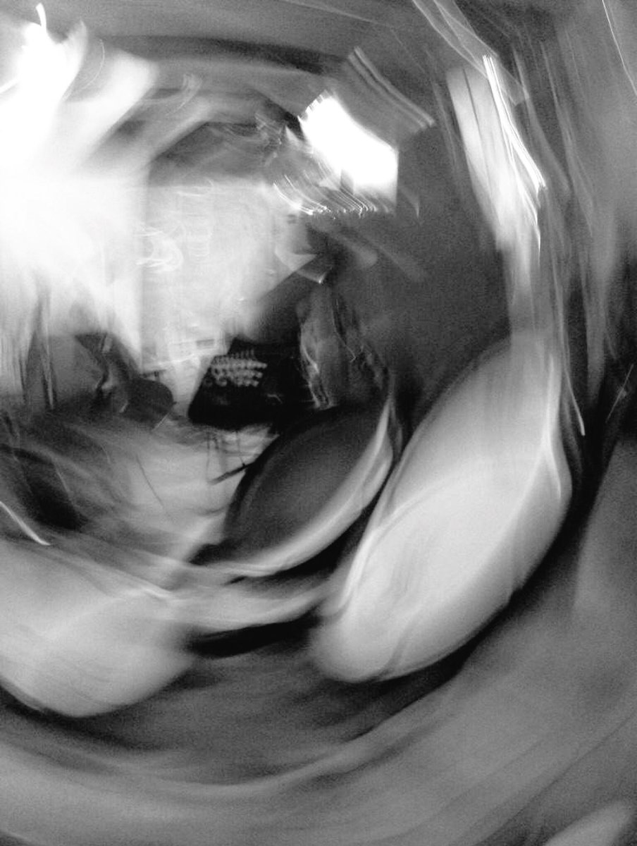choihangyi67's tweet photo. The different between the 2 drum blurry effect #drum #blurrydrum #blurryeffect #darknessofdrum https://t.co/tT8bwhFYB2