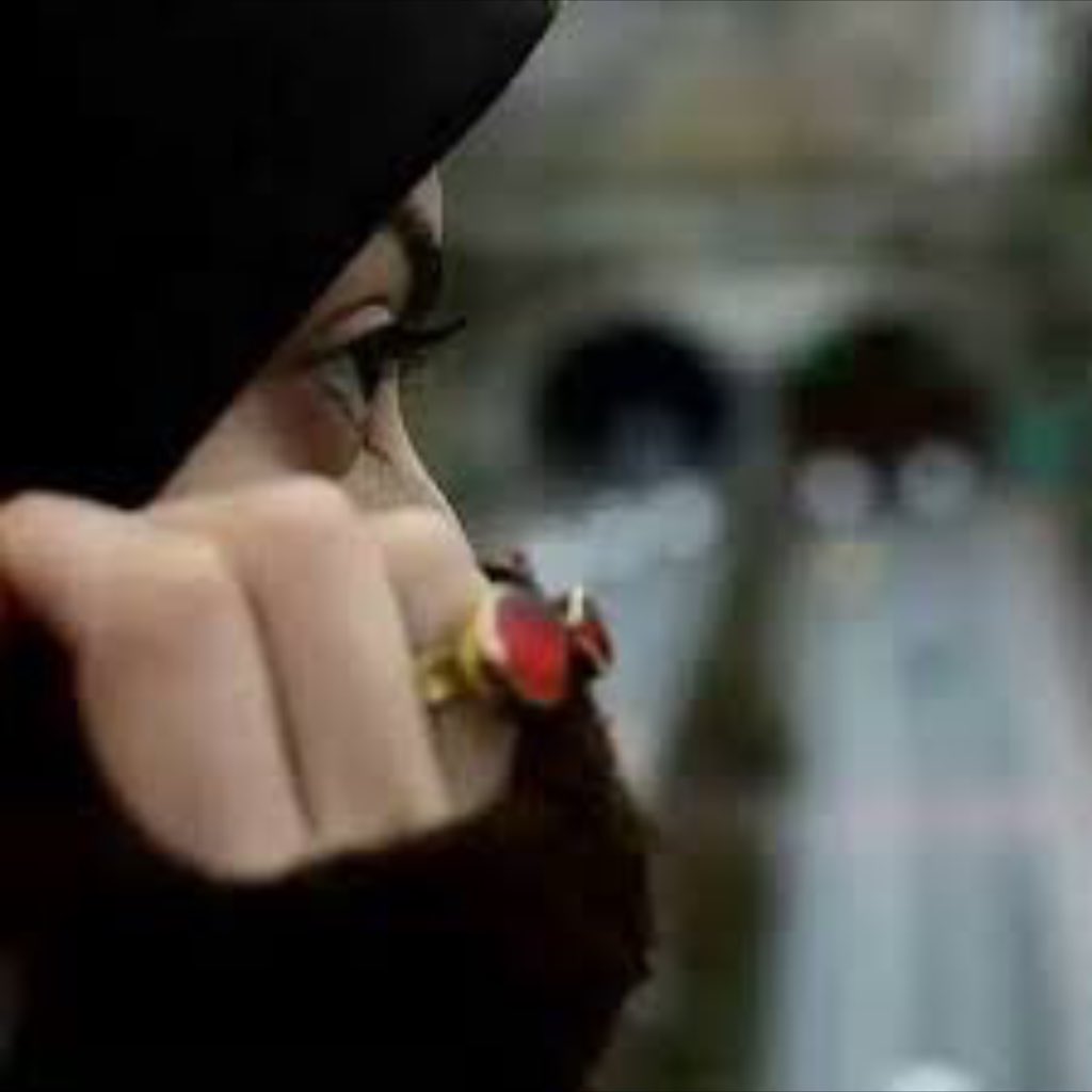 A____A___A_'s tweet photo. انه المدري عدل ،،،ميت
انه الما ينشّد عنه
انه ال لو غاب حته عيونه ينسنه
انه المعذور
انه المجبور يتمنه
انه الما يوم فز وجروحه ماهّنه 😔 https://t.co/uud7QiXNVY