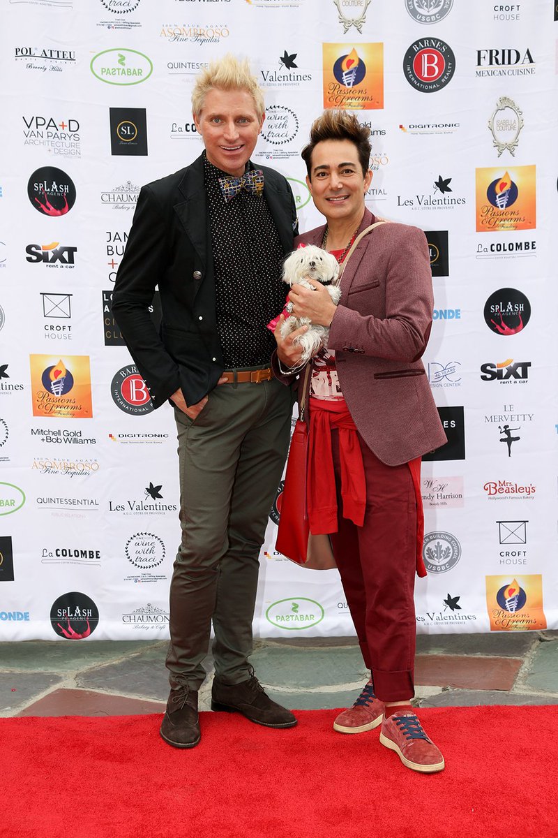 eraserstudiousa's tweet photo. BARNES Magazine launch and @polatteubh celebrity fashion designer and @PatrikSimpson model and Hollywood actor at Greystone Mansion. 
Photo by: Eraser Studio, Aliasghar Hosseini
#EraserStudio #LAdesignStudio #LAPhotoStudio #PolAtteu #PatrikSimpson #gownandout  @ahoseiny2 https://t.co/i7Xeknx3hO