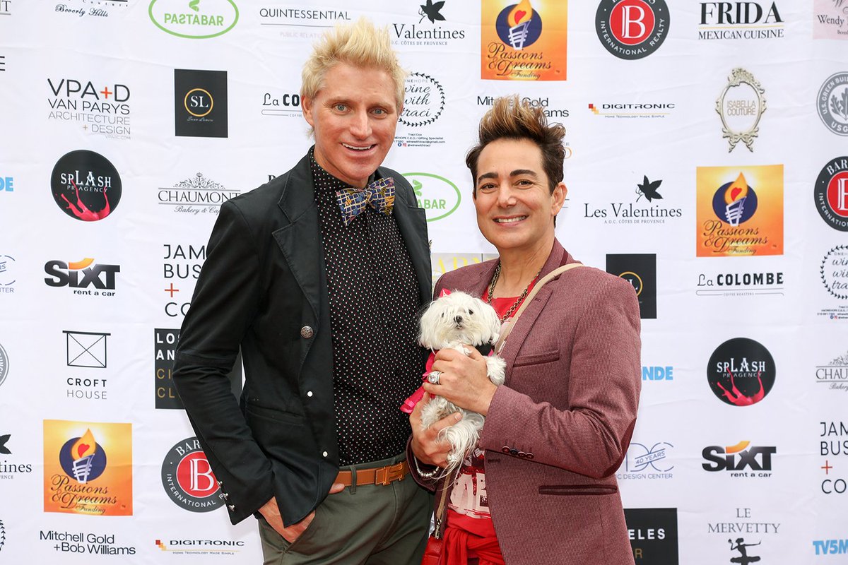 eraserstudiousa's tweet photo. BARNES Magazine launch and @polatteubh celebrity fashion designer and @PatrikSimpson model and Hollywood actor at Greystone Mansion. 
Photo by: Eraser Studio, Aliasghar Hosseini
#EraserStudio #LAdesignStudio #LAPhotoStudio #PolAtteu #PatrikSimpson #gownandout  @ahoseiny2 https://t.co/i7Xeknx3hO