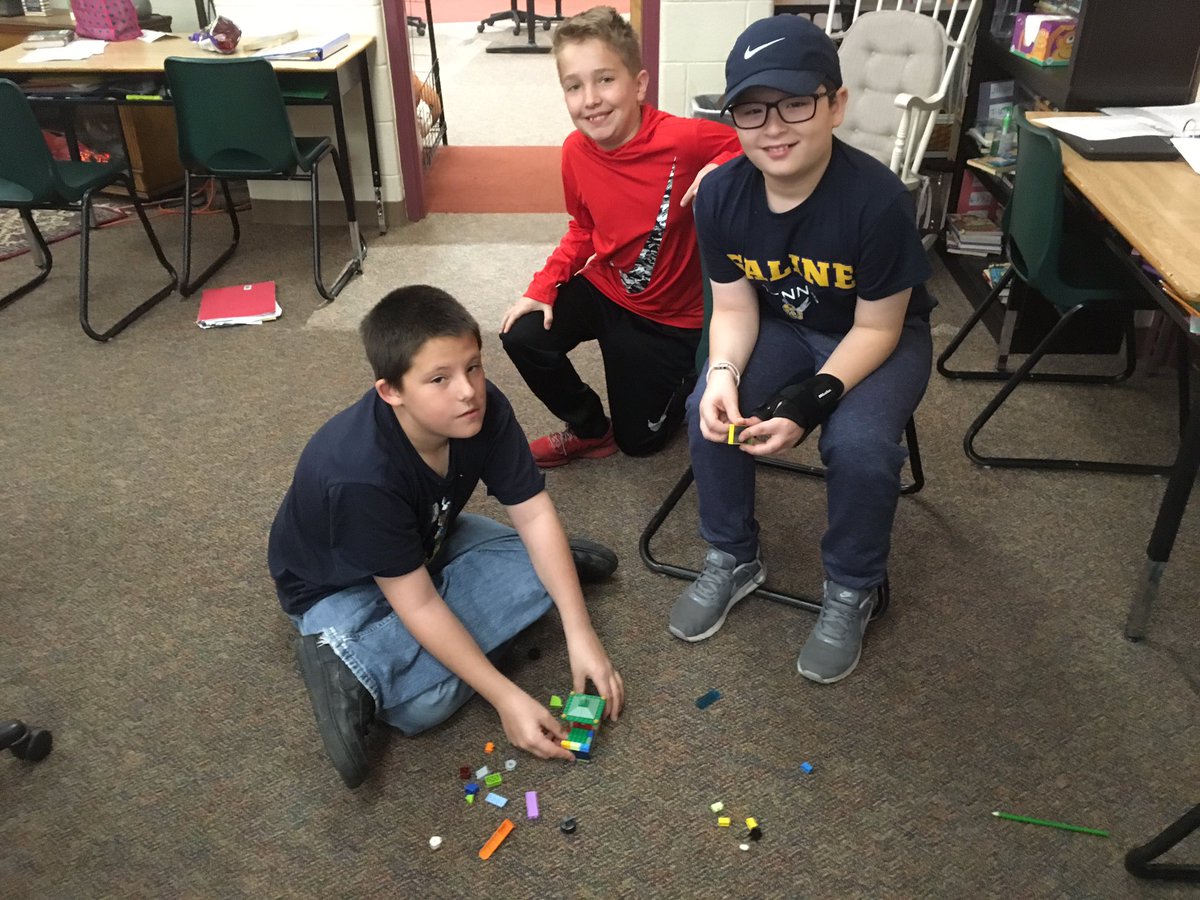 MsDevine111's tweet photo. Legos and play doh make book talks more fun!#SASCompass #heritagelearn https://t.co/nTg2LTAH9z