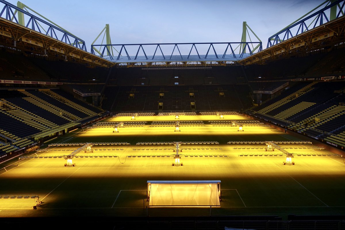 rasmus's tweet image. Beer and currywurst seems like a fitting end to #phpruhr17 and my visit to Dortmund