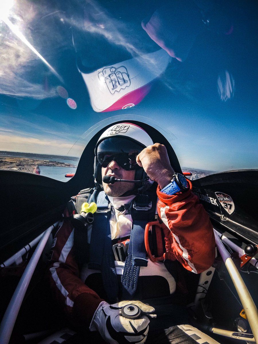 Throwback to one of the craziest @Redbullairrace in 2017. San Diego, you were great!🙌

#pp37 #sandiego #airrace #redbullairrace #aviation #tbt