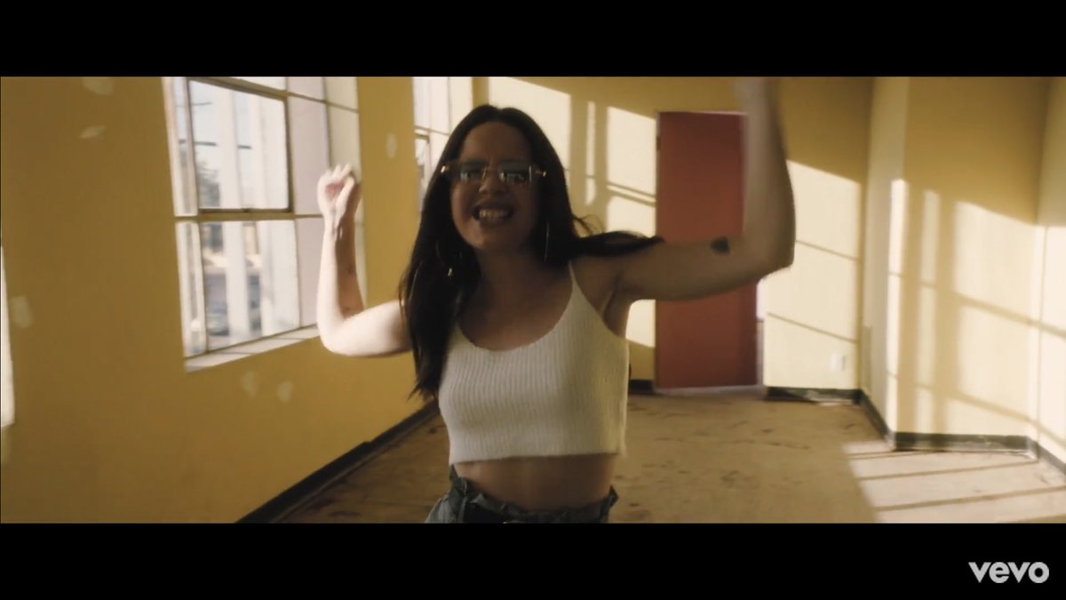 beamiller_ita's tweet photo. Il video ufficiale di ‘Repercussions’ è fuori ORA! #RepercussionsMusicVideo https://t.co/NMZwDeDl2D https://t.co/qV32Md1YUk